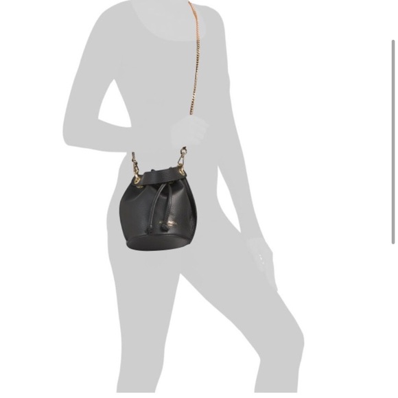 • NEW • ANNA PAOLA • Italian Leather Crossbody Bucket Bag wChain - Picture 3 of 15
